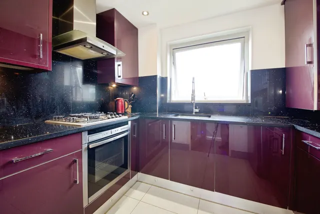 Mintern Close, London, photo 1