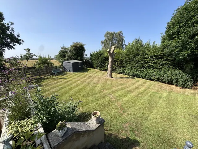 The Close, Great Horwood, photo 2