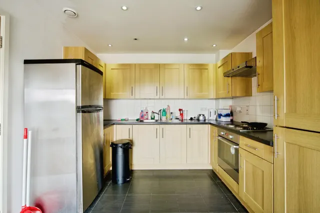 Aerodrome Road, London, NW9, photo 3