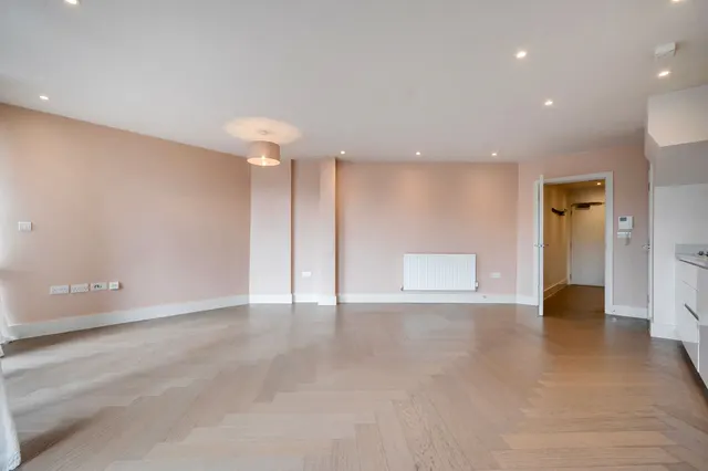 Photo 2 — Flat 5, 209 Gipsy Road, London, London, SE27 9QY
