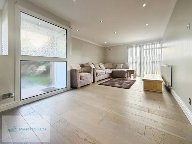 Peregrine Road, TW16, photo 2