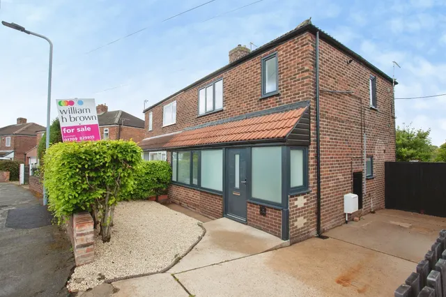 Myrtle Crescent, Wickersley, ROTHERHAM, photo 1