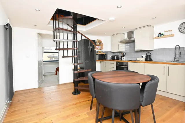 Hyde Park Road, Harrogate, HG1, photo 3