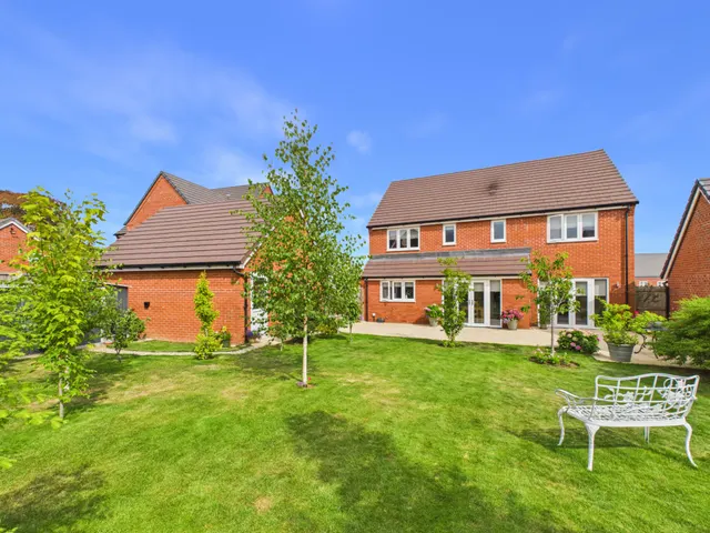 Villard Close, Coombe Hill, Gloucester, GL19 4ER, photo 1