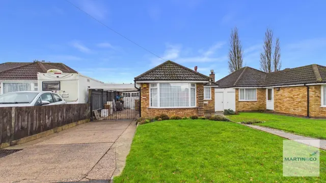 Ashfurlong Crescent, photo 1