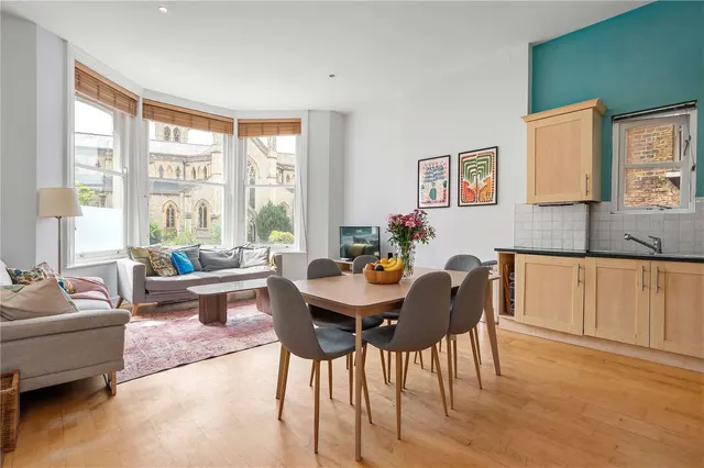 Photo 3 — Highbury Grove, Highbury, London, N5 2AG