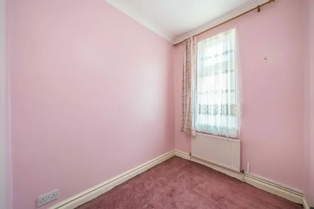 Chertsey Street, SW17, photo 3
