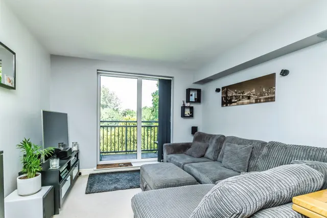 Photo 3 — Medway Drive, Tunbridge Wells
