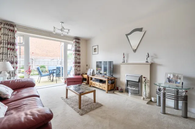 Toop Gardens, Aldingbourne, PO20, photo 3