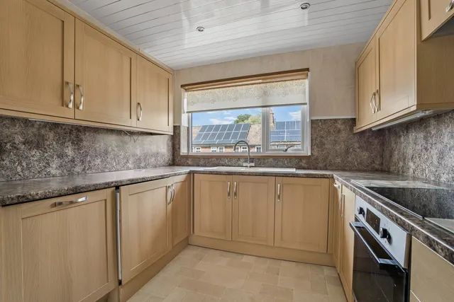 Two Hedges Road, Bishops Cleeve, GL52, photo 3