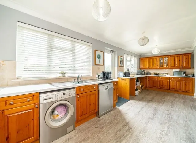 Photo 3 — Courtland Avenue, Streatham, SW16