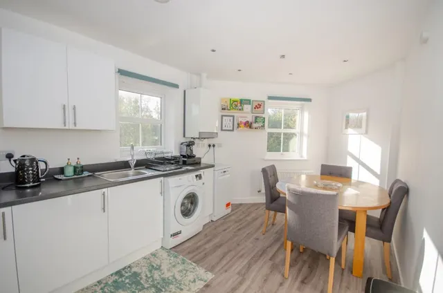 Jinty Lane, Mangotsfield, BS16, photo 3