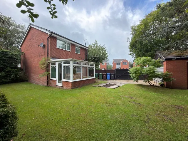 For SaleCarrington Road, Adlington, photo 1