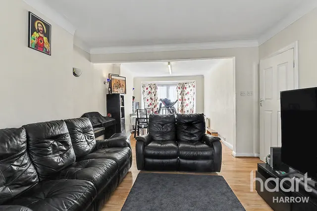 Portland Crescent, Stanmore, HA7, photo 3