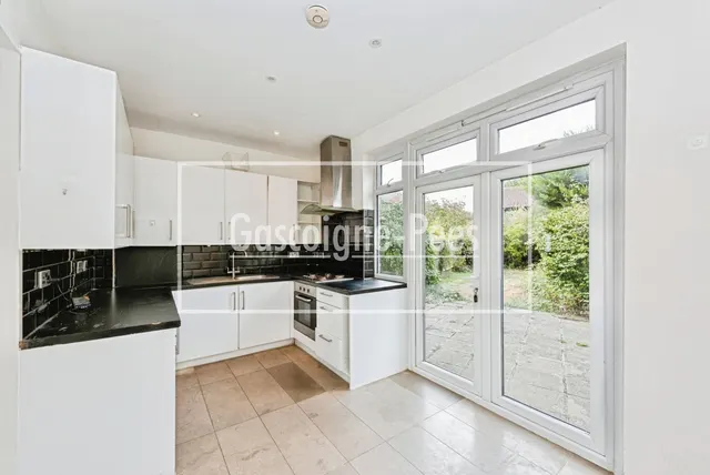 Langley Avenue, Worcester Park, KT4, photo 2