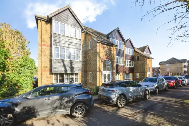 River Meads, Stanstead Abbotts, SG12, photo 1