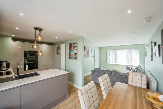 Ash Hill Crescent, Hatfield, DN7, photo 3