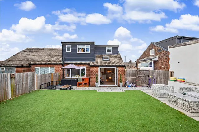 Owlcotes Garth, Pudsey, LS28, photo 1