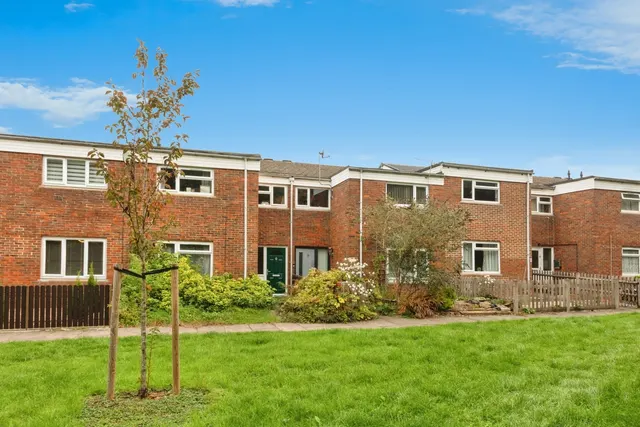Wordsworth Close, Basingstoke, RG24, photo 1
