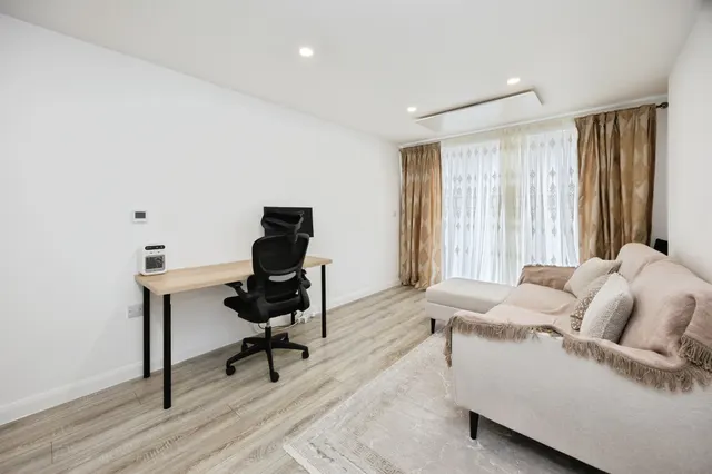 Photo 3 — Newtown Apartments, Newtown Road, Ashford