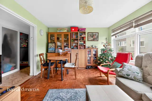 Downs Hill Road, Epsom, KT18, photo 2