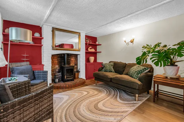 Photo 2 — Laburnham Cottages, Wareside, Ware, SG12 7RH