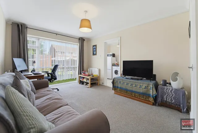 Woodthorpe Road, Ashford, photo 2