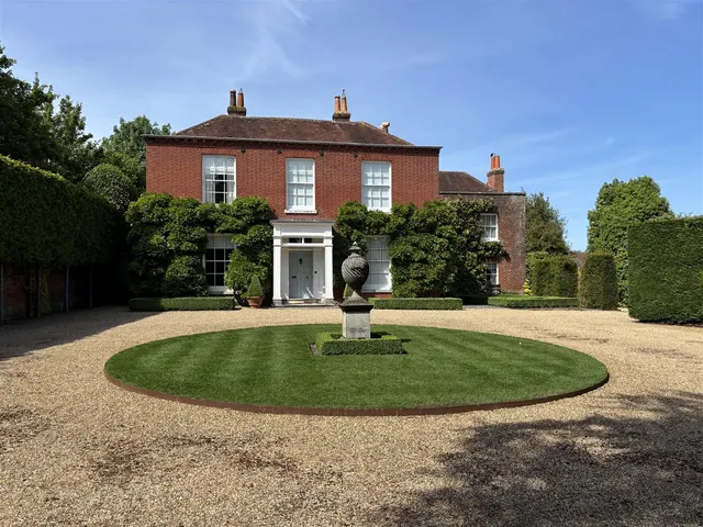 Guessens Lane, Titchfield Village, photo 1