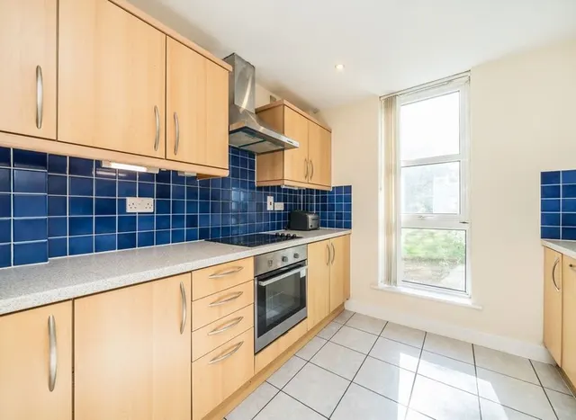 Barrier Point Road, Royal Wharf, E16, photo 2