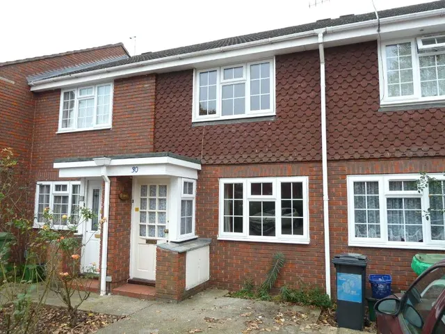 Hawthorne Place, Epsom, Surrey, KT17 4AA, photo 1
