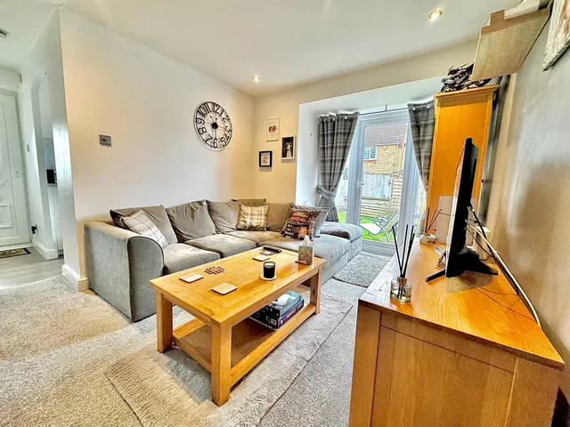 Photo 2 — Beauvoir Drive, Kemsley, Sittingbourne, ME10 2TN