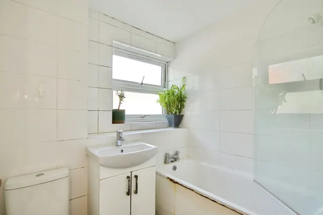 Photo 3 — York Place, Shafter Road, Dagenham, Essex, RM10