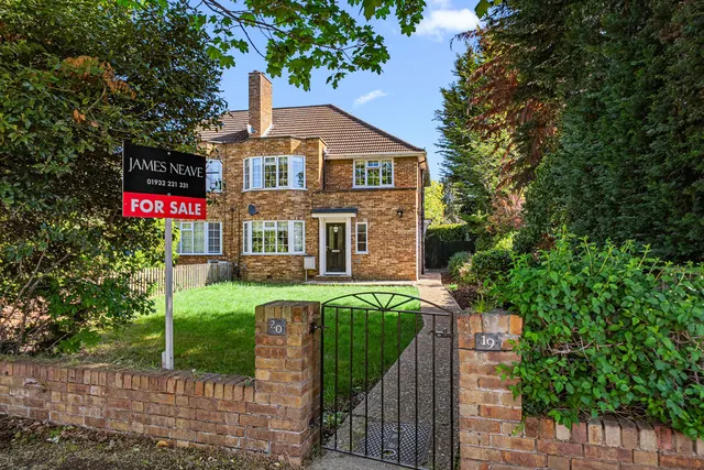 Gladsmuir Close, Walton-On-Thames KT12 3JD, photo 1