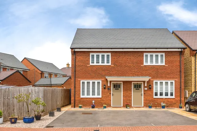 Photo 2 — Price Close, Brize Norton, Carterton