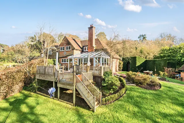Guildford Road, Westcott, RH4, photo 1