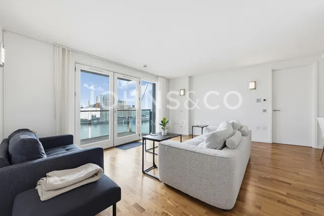 Fairmont Avenue, E14, photo 1