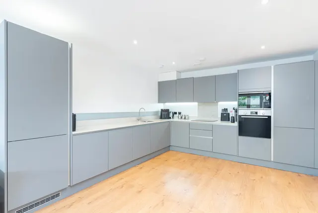 Photo 3 — 63 Selcroft Road, Purley CR8 1AL