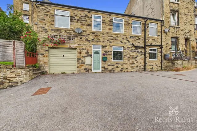 Photo 2 — Elland Road, Ripponden, Sowerby Bridge, West Yorkshire, HX6