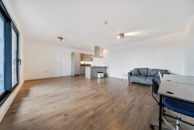 Photo 2 — Chancellor House, Rotherhithe, SE16