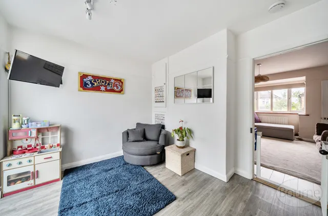 Tor Road, Farnham, GU9, photo 3