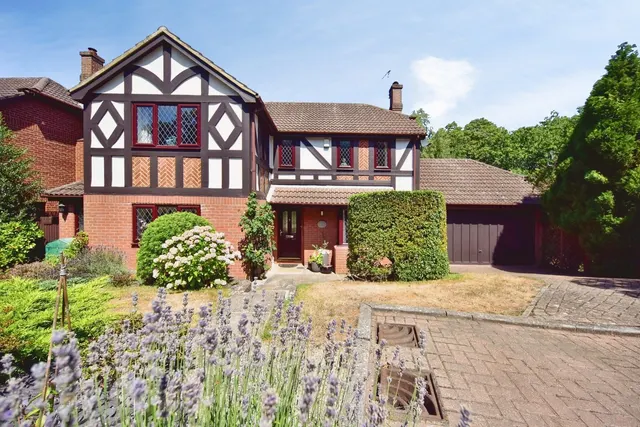 Burleigh Drive, MAIDSTONE, Kent, ME14, photo 1