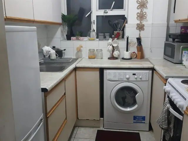 Photo 2 — Great West Road, Hounslow