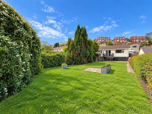 Chestnut Drive, Brixham, photo 2