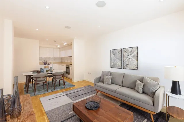 Chartfield Avenue, London, SW15, photo 2