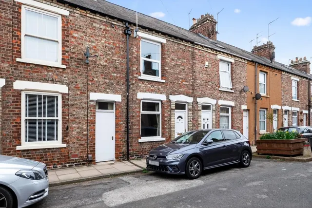 Wellington Street, York, photo 1