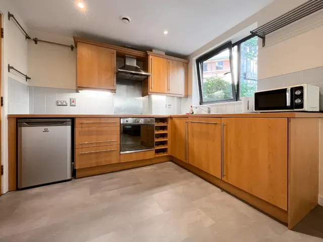 Velocity North, Leeds, LS11, photo 3