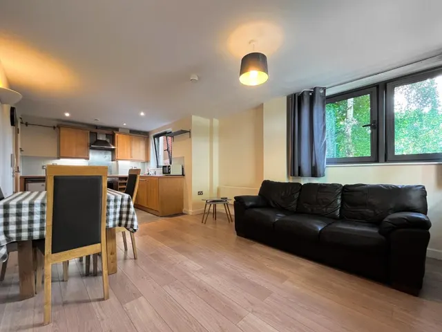 Velocity North, Leeds, LS11, photo 1