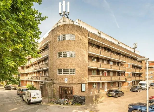 Oaklands Estate, Clapham, SW4, photo 1