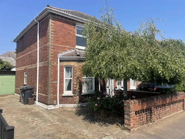 Photo 3 — Malmesbury Park Road Bournemouth BH8 8PR