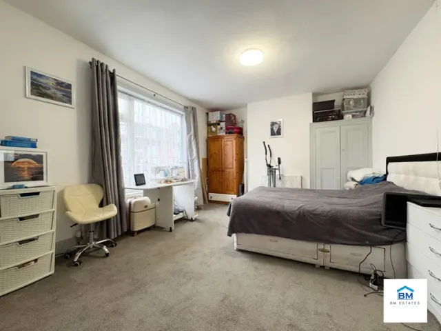 Photo 2 — East Park Road, Leicester, LE5 5HH